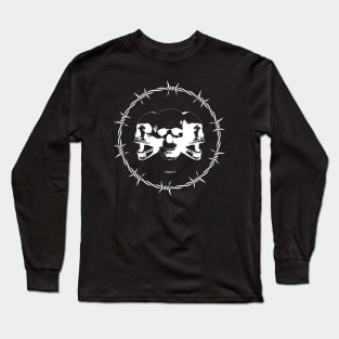 barbed wire skulls Long Sleeve T-Shirt